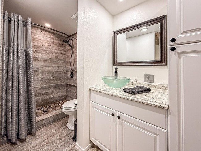 2439 Lita Pl in Simi Valley, CA - Building Photo - Building Photo