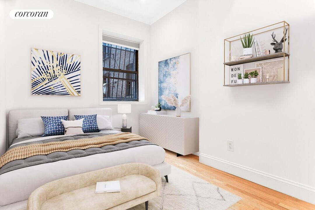 542 E 82nd St in New York, NY - Building Photo
