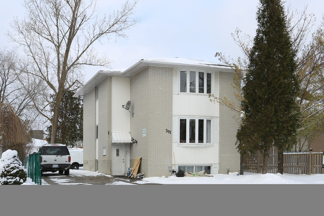 391 Southill Dr in Kitchener, ON - Building Photo