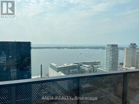 55 Cooper St in Toronto, ON - Building Photo