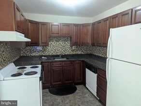 2886 Limekiln Pike in Glenside, PA - Foto de edificio - Building Photo