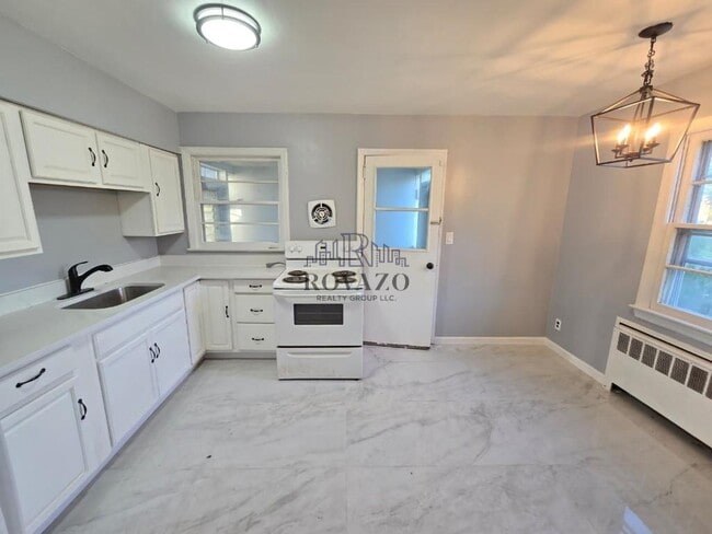 811 Washington Ave in Linden, NJ - Building Photo - Building Photo