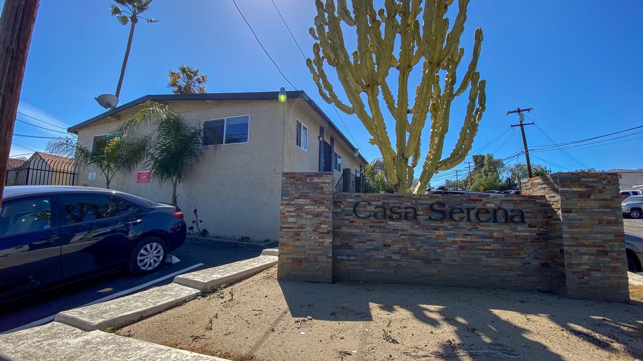 Casa Serena in San Diego, CA - Building Photo