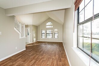 86 Easton Point Way in Greenwood, IN - Building Photo - Building Photo