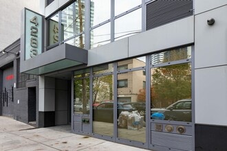 Canvas in Long Island City, NY - Foto de edificio - Building Photo