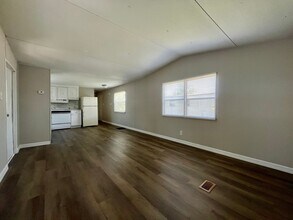 12622 Orange Lk Dr in Thonotosassa, FL - Building Photo - Building Photo