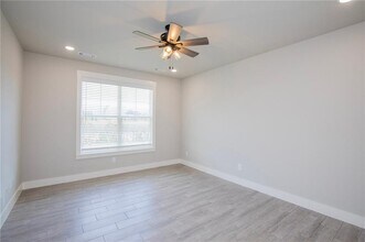 300 White Oak St in Gentry, AR - Building Photo - Building Photo