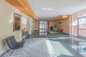 De Sabla Apartments in San Mateo, CA - Building Photo - Interior Photo