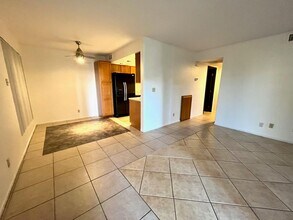 4964 Newport Cove Dr in Las Vegas, NV - Building Photo - Building Photo