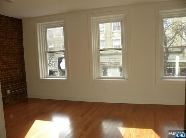 43 Ridgewood Blvd E in Ridgewood, NJ - Building Photo - Building Photo