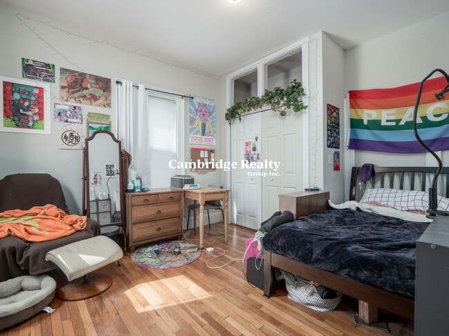 44 Cameron Ave, Unit 1T