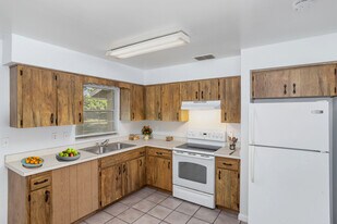 3221 Pershing St, Unit 3221 in Kissimmee, FL - Building Photo