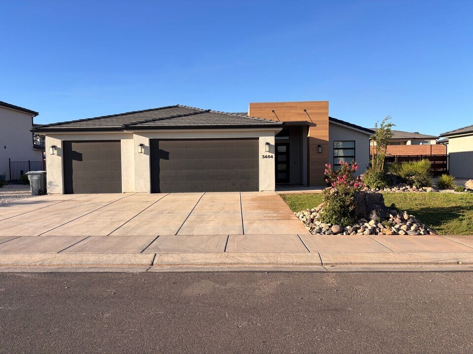 3484 East 3050 S St in Saint George, UT - Building Photo