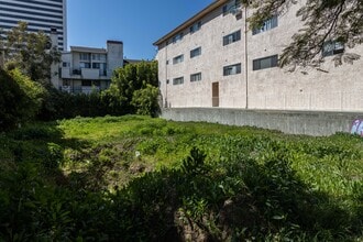 1633 Camden Ave in Los Angeles, CA - Building Photo - Building Photo