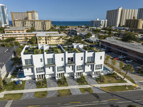 1006 N Riverside Dr in Pompano Beach, FL - Building Photo - Building Photo