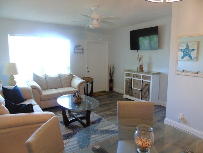 property at 309 Circle Dr S