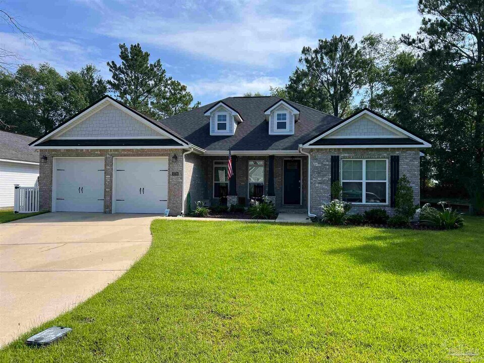 5779 Dunbar Cir in Milton, FL - Building Photo