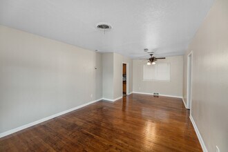 4505 SW Beta Ave in Lawton, OK - Building Photo - Building Photo