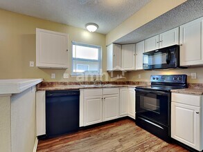 6031 Draycott Dr in Indianapolis, IN - Building Photo - Building Photo