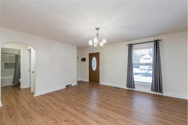 1902 N Ash St in Waukegan, IL - Building Photo - Building Photo