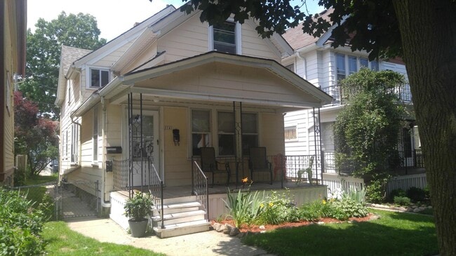 property at 3141 S Indiana Ave