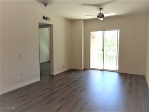 44 W Serene Ave in Las Vegas, NV - Building Photo - Building Photo