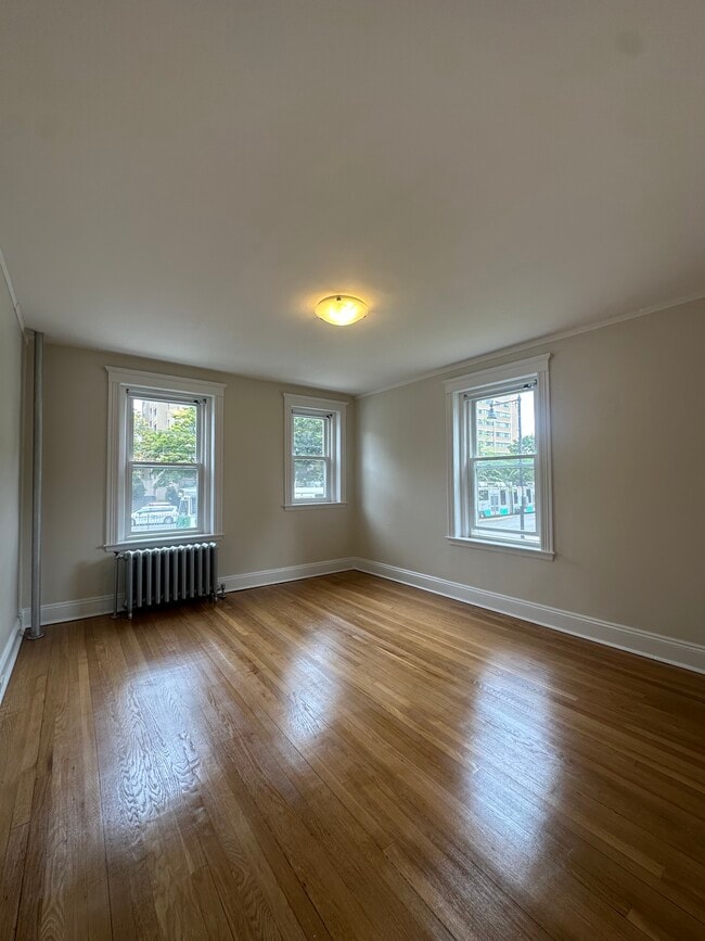 1933 Commonwealth Ave, Unit 17