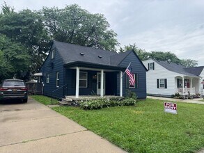 21804 Lange St in St. Clair Shores, MI - Building Photo - Building Photo
