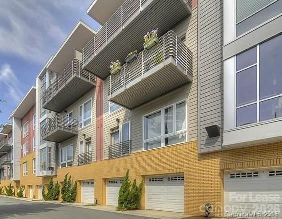 property at 2200 Lyndhurst Ave