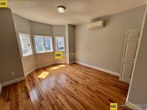 113 Moore St, Unit #1 in Boston, MA - Building Photo - Building Photo