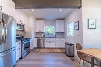 3007 E 2nd St in Austin, TX - Building Photo - Building Photo