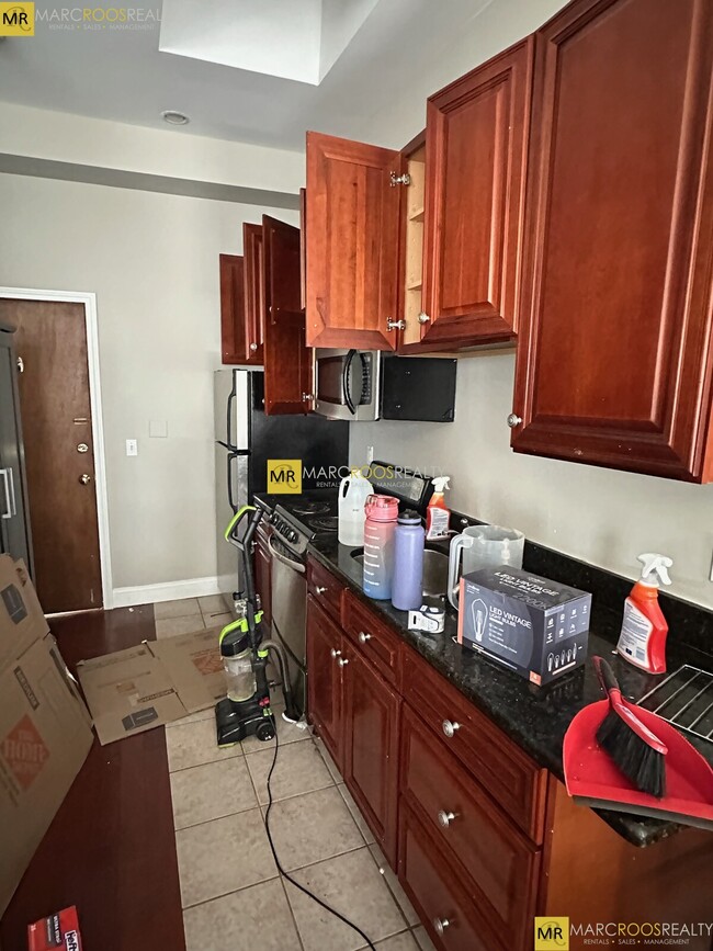 249 Newbury St, Unit 3R in Boston, MA - Building Photo - Building Photo