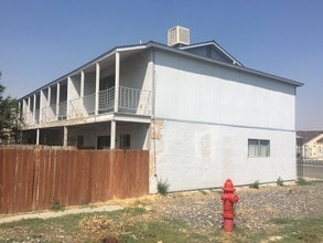 Cedar Apartments in Fernley, NV - Foto de edificio - Building Photo