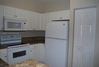 22200 SW 93rd Pl in Cutler Bay, FL - Building Photo - Building Photo