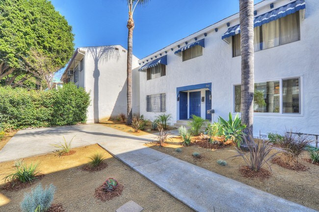 942 N Curson Ave in Los Angeles, CA - Foto de edificio - Building Photo