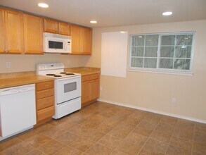 18124 62nd Ave NE in Kenmore, WA - Building Photo - Building Photo