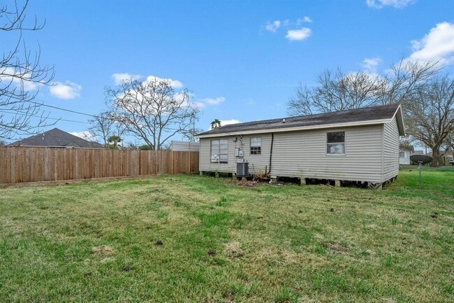 3316 Texas Ave in Texas City, TX - Building Photo - Building Photo