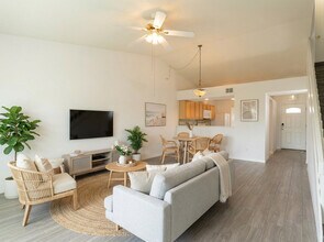 756 Aquatic Dr in Atlantic Beach, FL - Building Photo - Building Photo