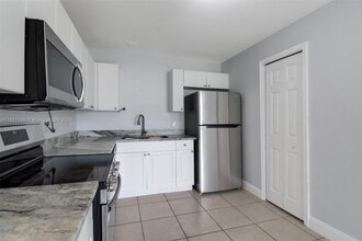 2401 Xelda Ave N in Lehigh Acres, FL - Building Photo - Building Photo
