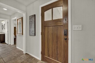 1015 Reiley Rd in Seguin, TX - Building Photo - Building Photo