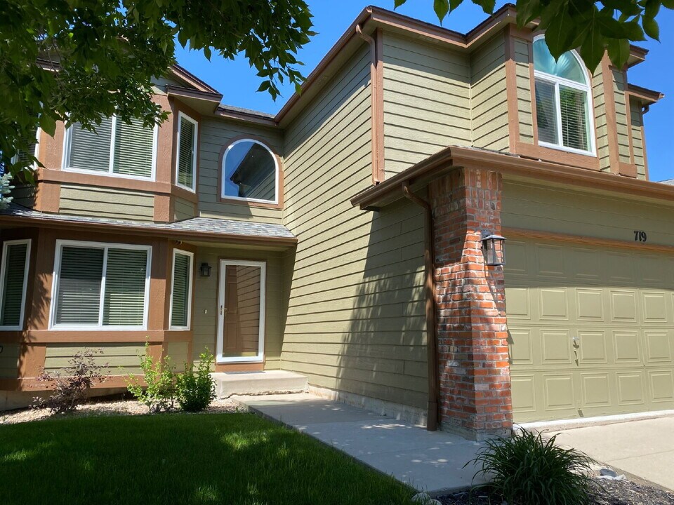719 E Redwood Ct in Littleton, CO - Building Photo