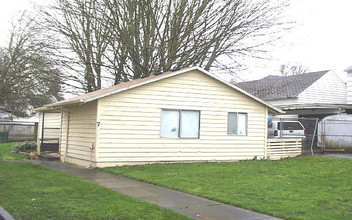 1819 Birch St in Forest Grove, OR - Foto de edificio - Building Photo