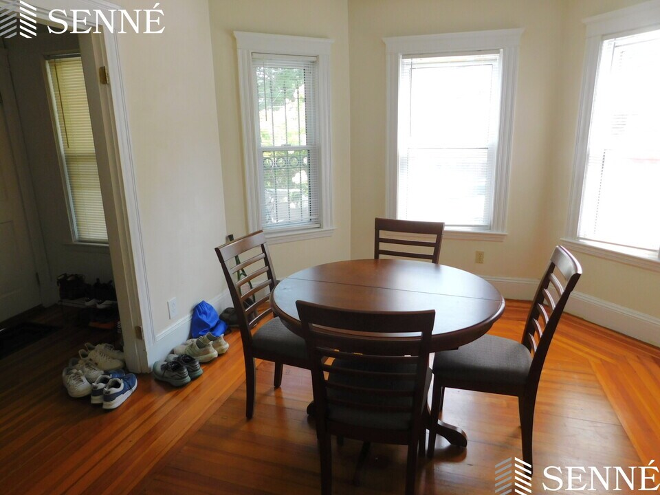 26 Sycamore St, Unit 3 in Somerville, MA - Building Photo