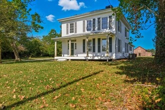 12300 E Quaker Rd in Disputanta, VA - Building Photo - Building Photo