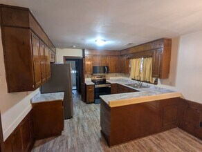 4750 Heatherwood Dr in Tuscaloosa, AL - Building Photo - Building Photo