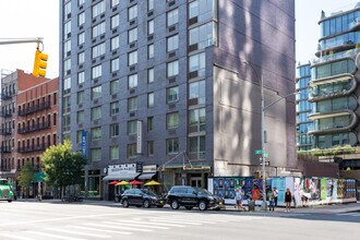 Port 10 in New York, NY - Building Photo - Building Photo