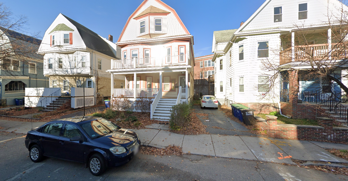 34 Paulina St, Unit 2 in Somerville, MA - Building Photo