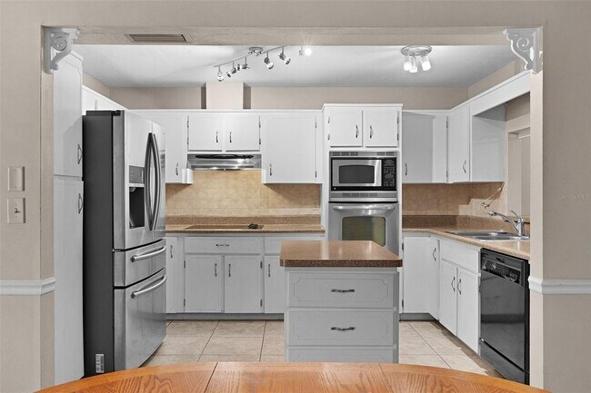 602 fourth avenue in Lady Lake, FL - Foto de edificio - Building Photo