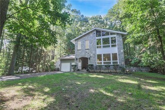 35 Jordan Ln in Stamford, CT - Building Photo - Building Photo