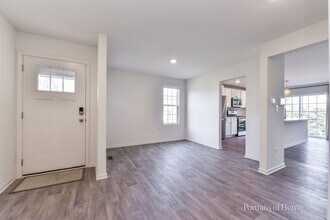2068 Canyon Creek Ct in Aurora, IL - Building Photo - Building Photo
